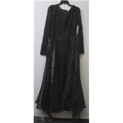 SIZE 14 NEW BLACK WEDDING GOWN LACE TOP