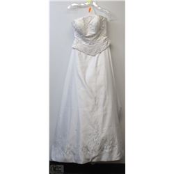 SIZE 12 NEW WEDDING GOWN BEADED TRAIN AND TOP