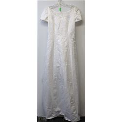 SIZE 16 NEW  WEDDING GOWN EMBROIDERED THROW-OUT