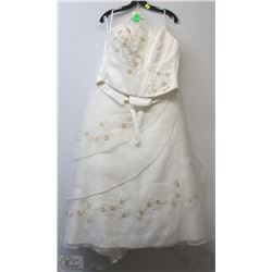 SIZE 6 NEW 2PC EMBROIDERED & BEADED TOP WEDDING