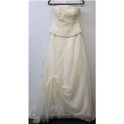 SIZE 10 NEW IVORY WEDDING GOWN W/ LACE OVERLAY