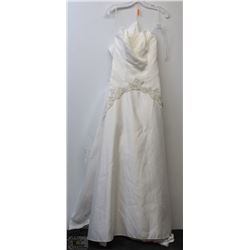 SIZE 8 NEW BEADED WAIST/TRAIN  WEDDING GOWN