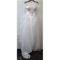 SIZE 10 NEW BEADED TOP LACE OVERLAY WEDDING GOWN