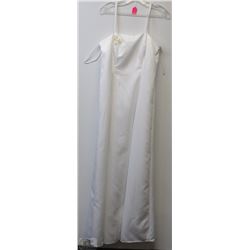 SIZE 12 NEW LIGHT FABRIC WEDDING GOWN