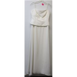 SIZE 6 NEW LIGHT MATERIAL WHITE WEDDING GOWN