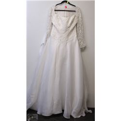 SIZE 14 NEW FULL LACE W/BEADED TOP WEDDING GOWN W/