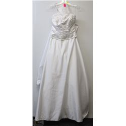 SIZE 10 NEW FULL EMBROIDERED TOP/TRAIN WEDDING