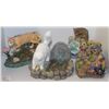 Image 1 : A LOT OF ANIMAL THEMED DECORATIONS