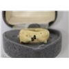 Image 1 : 2 CARVED POLAR BEARS CARVED IN IVORY RING SIZE 6
