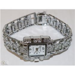 TRP222) QUARTZ CUSTOM WATCH