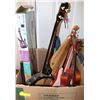 Image 1 : BOX OF CHILDREN'S INSTRUMENTS INCL BANJOS,
