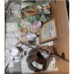 BOX OF ESTATE DECORATIVE ITEMS