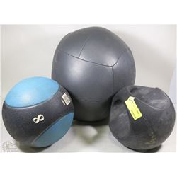 LOT OF EXCERCISE BALLS