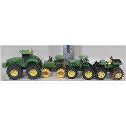 JOHN DEERE TOY TRACTOR COLLECTION (4PCS)