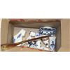 Image 1 : BOX WITH ASSORTED COLLECTIBLES FROM HOLLAND