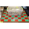 Image 1 : LARGE CHESS BOARD WITH CHESS PIECES