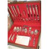 Image 1 : 50PC WM ROGERS AND SONS SILVERWARE SET