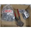 Image 1 : FLAT W/LARGE PEX CRIMPER, BAG OF RINGS,
