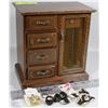 Image 1 : MUSICAL JEWELRY BOX FILLED WITH FASHION JEWELRY
