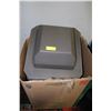Image 1 : BOX OF ROOF VENTS