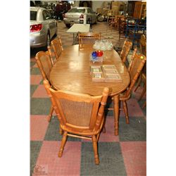 ESTATE TABLE WITH 2 LEAFS AND 6 WICKERBACK CHAIRS