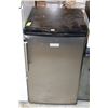 Image 1 : CUISINART BAR FRIDGE NO SHELF