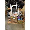 Image 1 : ESTATE PALLET OF HOUSEHOLD MISC