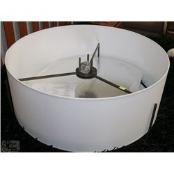 LARGE SHOWHOME WHITE LIGHT FIXTURE