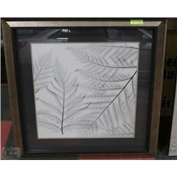 SHOWHOME FRAMED LEAF PICTURE