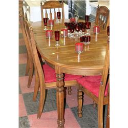 ESTATE WOOD DINING TABLE W/6 CHAIRS &