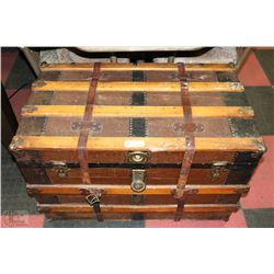 VINTAGE TREASURE CHEST