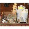 Image 1 : TRAY OF COLLECTIBLES INCL ANIMAL FIGURINES