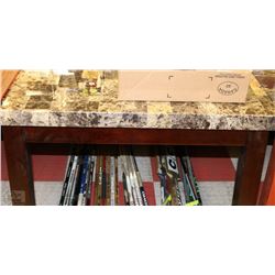 KITCHEN TABLE ON CHOICE: FAUX MARBLE