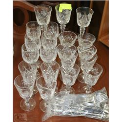 ESTATE PINWHEEL CRYSTAL GLASSES COLLECTION