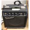Image 1 : UNIVOX GUITAR AMPLIFIER