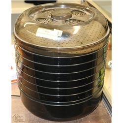 FOOD DEHYDRATOR WITH 6 TRAYS