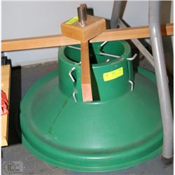 CHRISTMAS TREE STAND (PLASTIC)