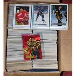 BOX OF ESTATE HOCKEY,MARVEL,SUPERMAN CARDS