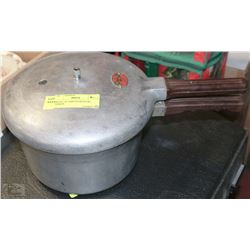 PRESTO ALUMINUM PRESSURE COOKER