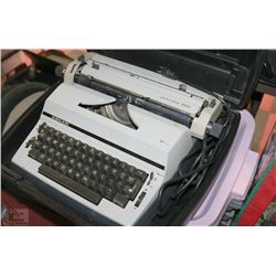VINTAGE TYPEWRITER WITH CASE