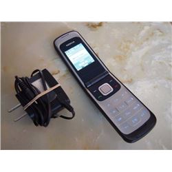 Working Nokia Flip Phone W/ Charger