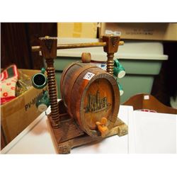 Keg & Stand W/ Mini Mugs (4)