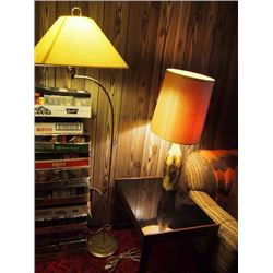 Wood End table With Glass Top With Two Lamps