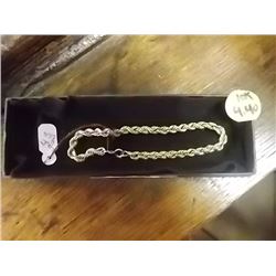 BRACELET - 10K ROPE DESIGN - 7.5" LONG TOTALLING 4.4 GRAMS - RETIAL ESTIMATE $850
