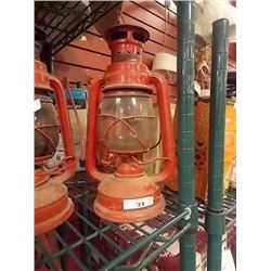 VINTAGE BARN  HURRICANE LANTERN