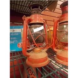 VINTAGE BARN  HURRICANE LANTERN