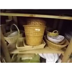 LOT OF WICKER BASKETS