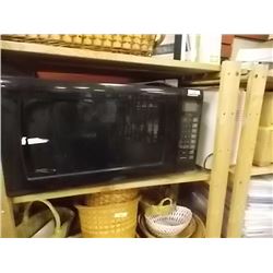 BREAD MAKER & MICROWAVE