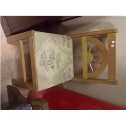 MAPLE SIDE CHAIR
