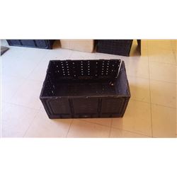 APPROX 13 COLAPSABLE PLASTIC CRATES